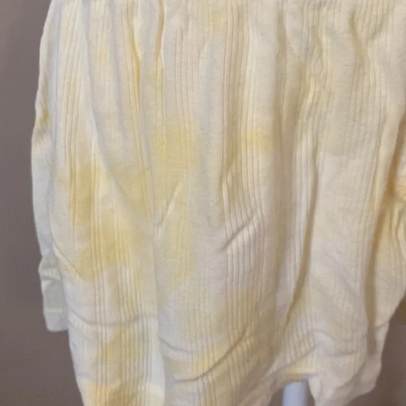 BRANDY MELVILLE KEIRA EYELET SWEATSHORTS, Yellow/White Tie Dye - Picture 3 of 8